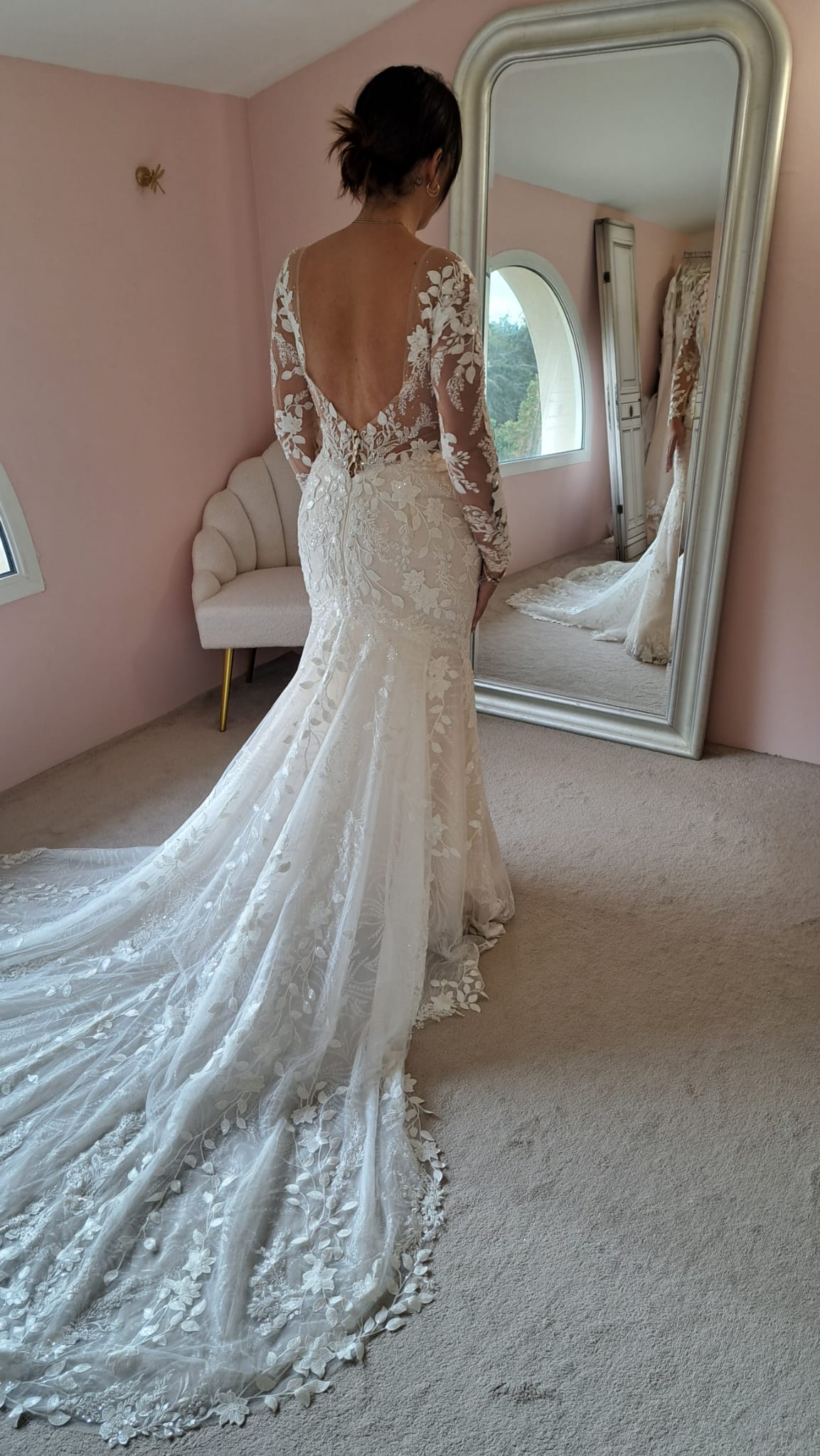 Mariée en robe de mariée glamour sur-mesure à Toulouse
